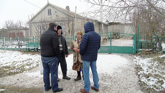Визирчани допомагають колишнім сусідам, які стали членами однієї громади (фото)