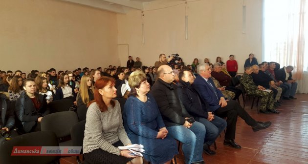 День воинов-интернационалистов в Першотравневом отметили тематическим уроком (фото)