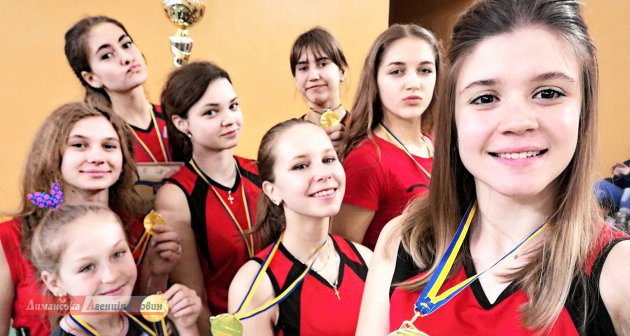 Золоті нагороди вибороли юні волейболістки Лиманського району (фото)