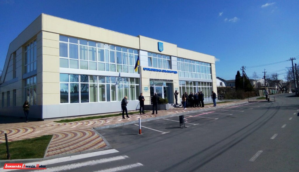 Губернатор Одещини перевірив роботу нового ЦНАПу в Лиманському районі (фото)