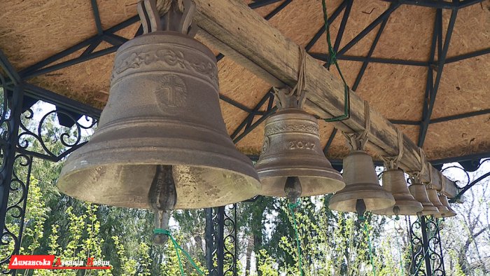 В Визирском храме появились новые колокола (фото)