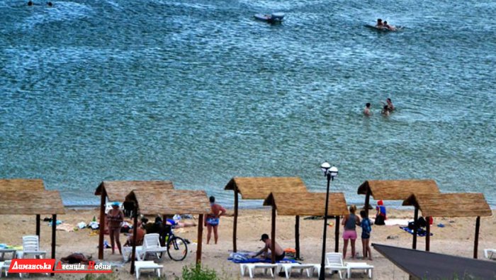 Пляжі Сичавки та Южного придатні для купання (фото)