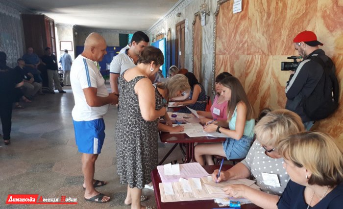 Информация c избирательных участков в Визирской ОТГ: проголосовало более 20% избирателей.