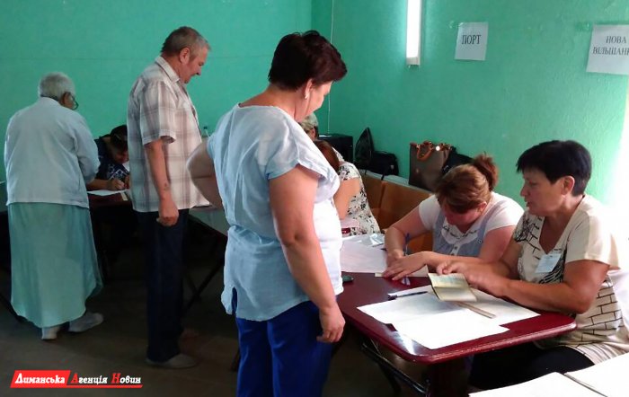 Визирская громада активно голосует: отдали свой голос порядка 35% жителей ОТГ.