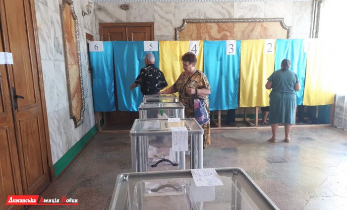 Известно, как проголосовали на самом большом избирательном участке в Першотравневом.