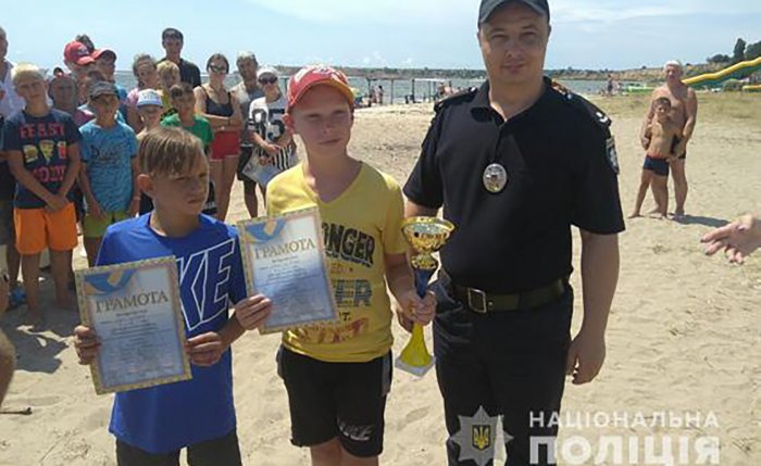 Лето с полицейскими. В Рыбаковке прошел чемпионат по пляжному волейболу (фото)