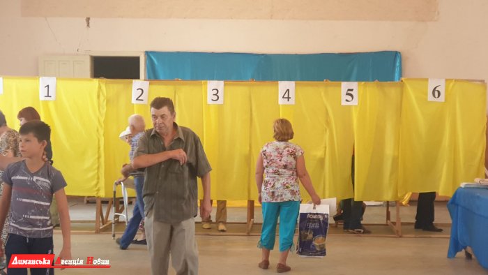 Доброслав проголосував. Як проходили вибори до Верховної Ради у райцентрі.