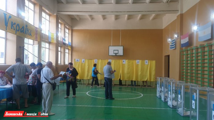 Доброслав проголосував. Як проходили вибори до Верховної Ради у райцентрі.