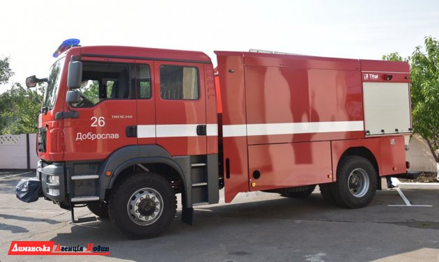 Рятувальники Лиманщини отримали новий пожежний автомобіль.