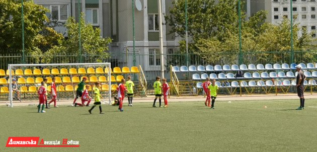 В Южном проходит международный турнир по футболу среди детей.