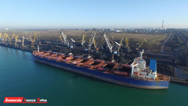 В порту "Пивденный" установили новый рекорд по перевалке грузов