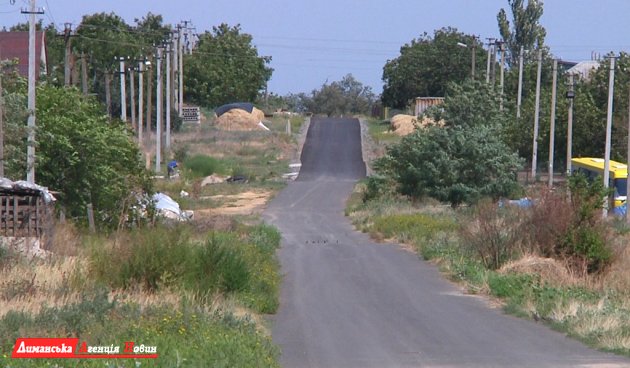 В селе Кошары Лиманского района отремонтировали часть дорог.