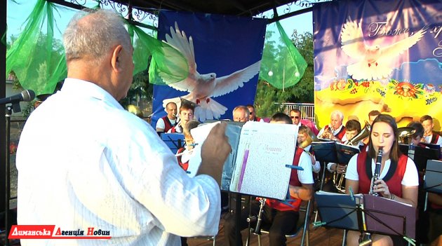 З піснями і танцями у Визирці відсвяткували День Незалежності.