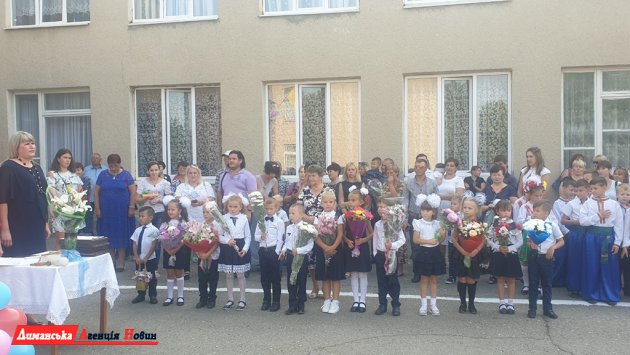 В Сычавке в школу приняли 14 первоклашек (фото)