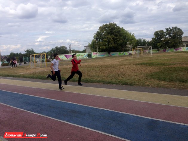 В Доброславе прошли соревнования по легкой атлетике среди школьников (фото)