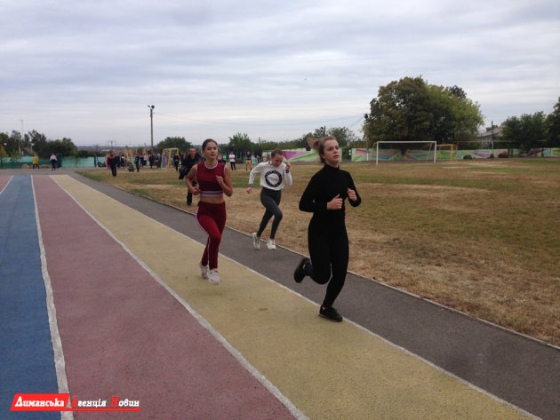 В Доброславе прошли соревнования для школьников Лиманского района по кроссу (фото)