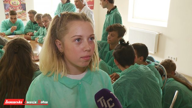 Лариса, учениця 9-А класу Першотравневого НВК.