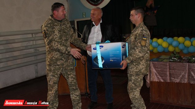 У селі Красносілка відсвяткували створення військової частини.