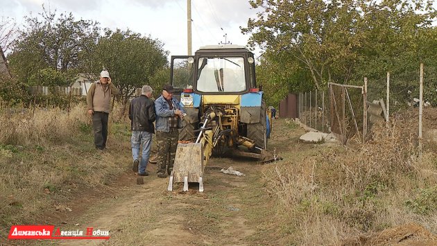 У селі Визирка замінять водопровідні труби й озеленять територію.