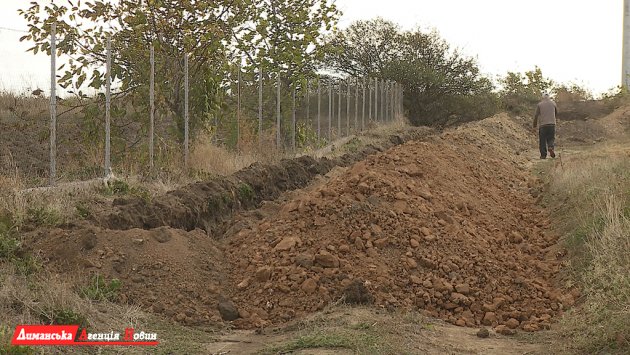 У селі Визирка замінять водопровідні труби й озеленять територію (фото)