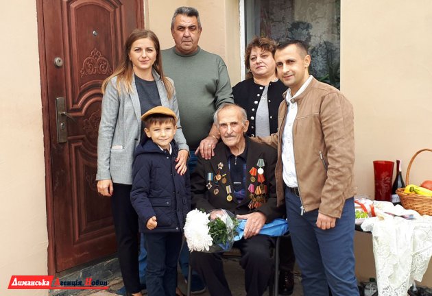 В Першотравневом поздравили ветерана Второй мировой войны с Днем рождения.