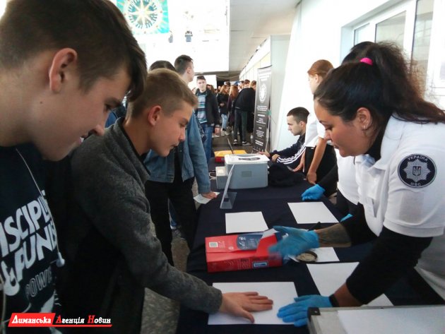 "NEXT-профорієнтація": учні Першотравневого НВК відвідали незвичайний ярмарок професій