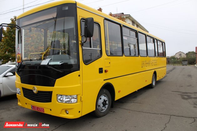 У Красносільській ОТГ придбали новий шкільний автобус.