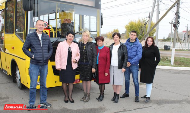 У Красносільській ОТГ придбали новий шкільний автобус (фото)