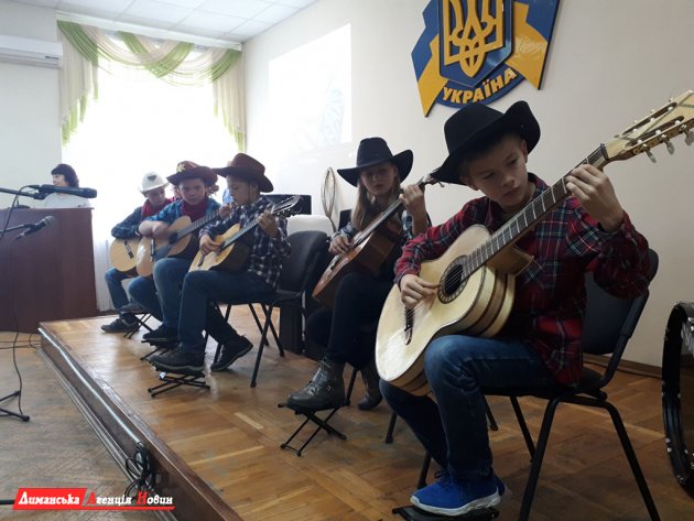 Лиманская детская музыкальная школа отпраздновала 55-ю годовщину (фото)