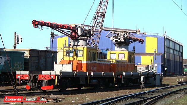 На службе железнодорожного движения "ТИС" поздравили железнодорожников и готовятся к новому рекорду (фото)