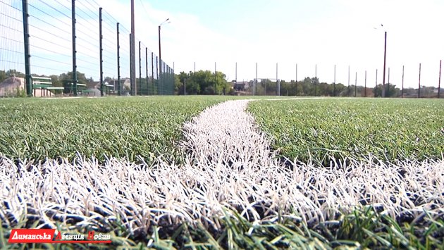 В Визирке воплощают проекты по благоустройству территорий футбольного мини-поля и дома быта.