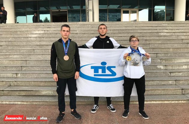 Юные спортсмены из Першотравневого в составе сборной Украины завоевали три медали (фото)