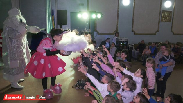 У Визирському будинку культури діти й дорослі відсвяткували День святого Миколая (фото)