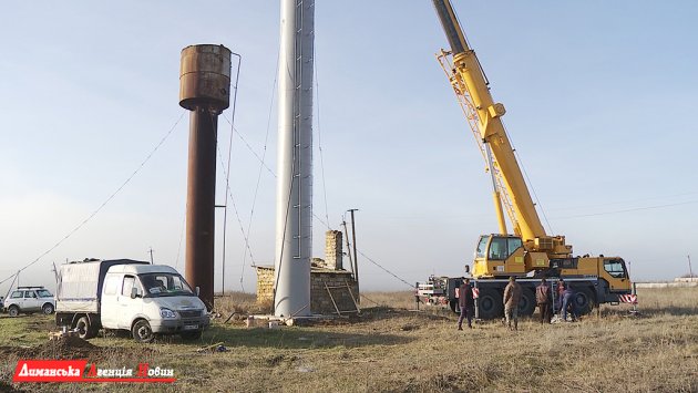 В селе Конное установили новую водонапорную башню.