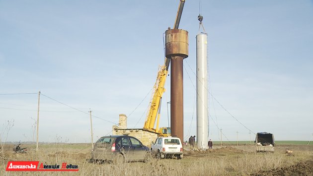 В селе Конное установили новую водонапорную башню.