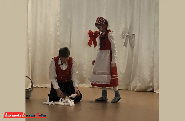 У Визирському будинку культури відбулася прем'єра новорічної вистави "Снігова королева".