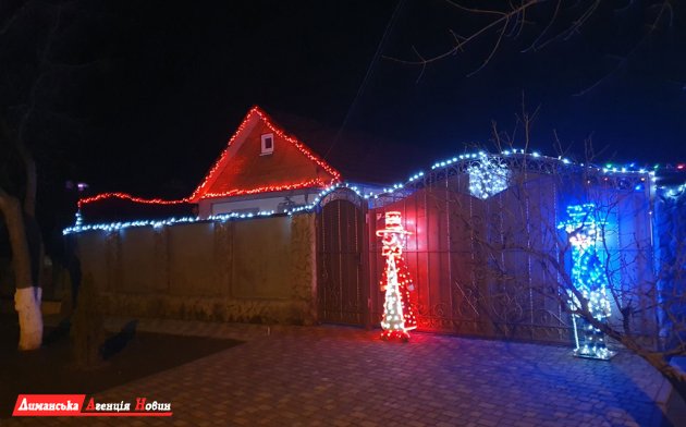 В селе Визирка продолжается конкурс новогодних украшений.