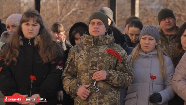 В Южном отметили День соборности Украины (фото)