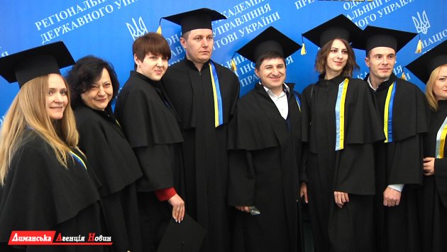 ОРИГУ НАГУ выпустил 400 выпускников публичного управления и администрирования (фото)