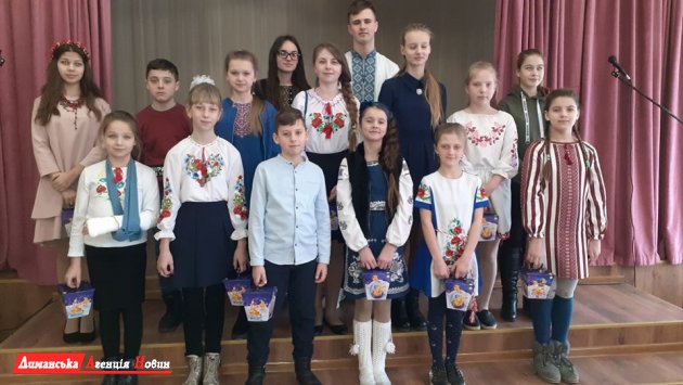 В Коблево школьники приняли участие в поэтическом конкурсе (фото)