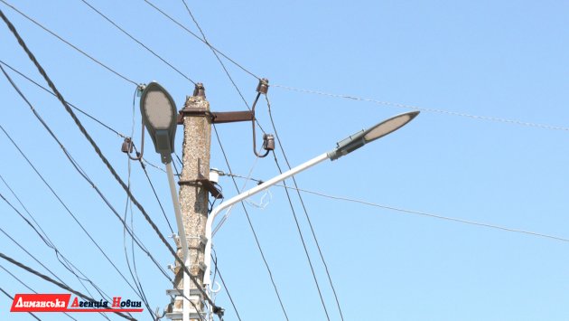 В селе Любополь Визирской громады обновляют электросети (фото)