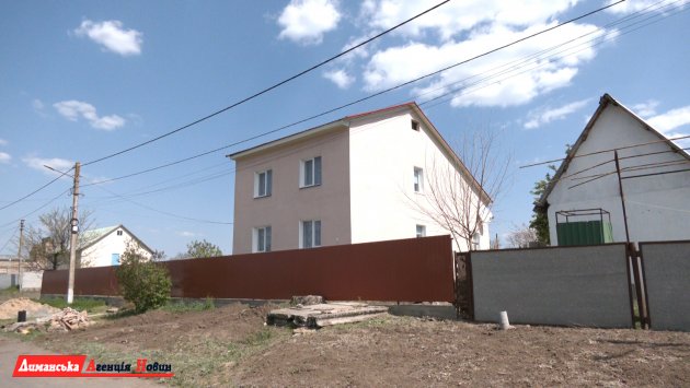 Визирская громада в беде не бросит: на доме жительницы Визирки восстановлено крышу (фото)