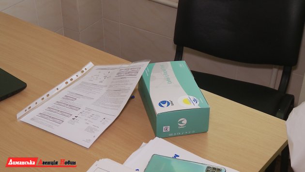 Амбулаторії сіл в Лиманському районі отримали експрес-тести на коронавірус (фото)