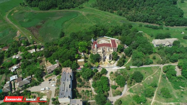 В Україні немає каменярів для реставрації замка Курісів (фото)