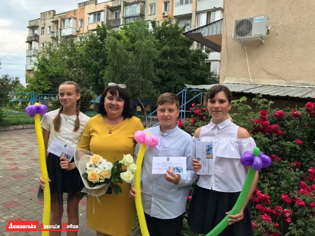 120 000 грн за хорошую учебу: лучшие ученики Черноморской и Гвардейской ООШ получили стипендии (фото)