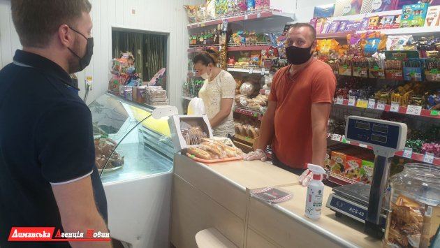 Мобільна група Визирської сільради провела чергову інспекцію магазинів (фото)