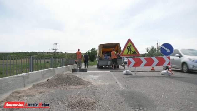 Две недели потребовалось на ремонт: около Першотравневого обновили мост (фото)