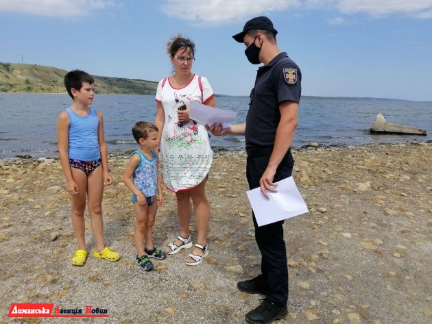 Спасатели провели беседы с отдыхающими Калиновки (фото)