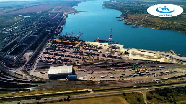 Пятая часть грузов, обработанных морскими портами Украины за полгода, приходится на ТИС