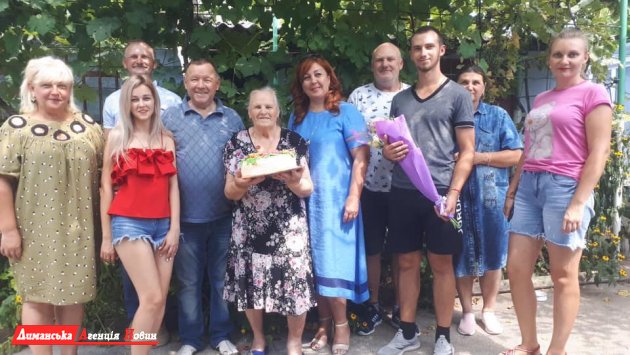 В Доброславе поздравили 80-летнюю юбиляршу